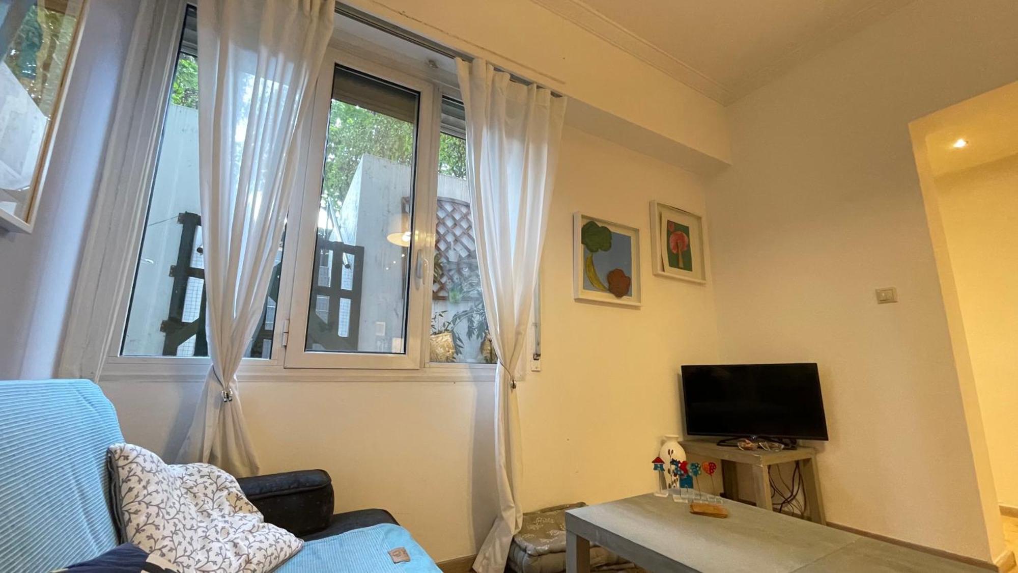 Cozy Apartment Ideally Located City Center And Megaron Moussikis Metro Station アテネ エクステリア 写真